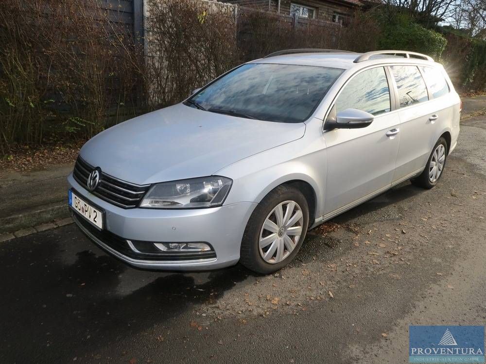 Versteigerung aus Fuhrpark: VW Passat Variant 2.0 TDI Comfortline, EZ 2011, 224.000 km, Klima, Navigation, AHK