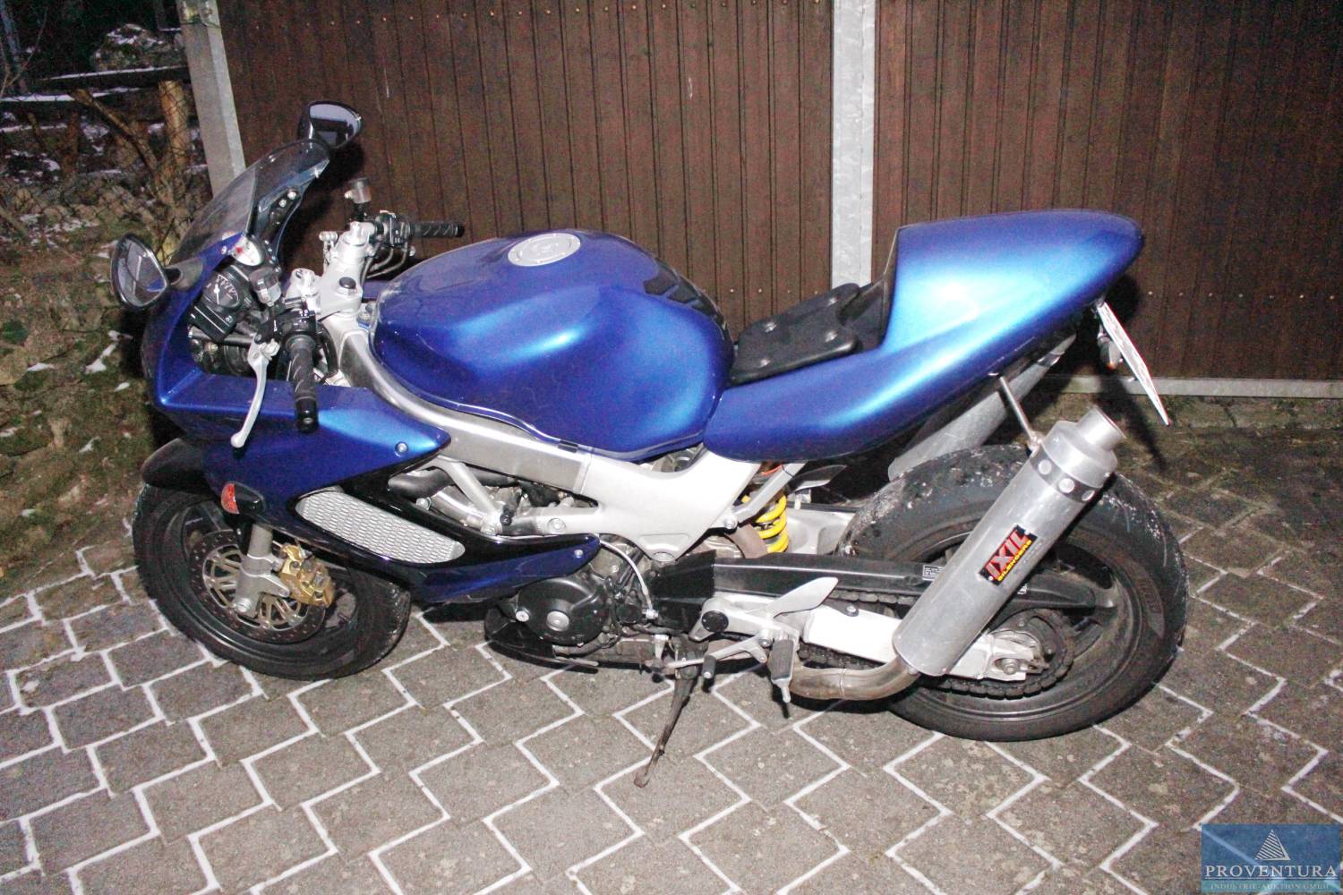 Versteigerung Liebhaberstück: Sports Tourer HONDA VTR 1000F Firestorm EZ 2002 top gepflegt