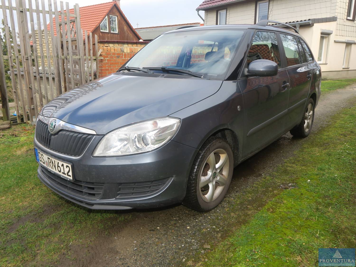 Insolvenz-Fahrzeugauktion: Pkw SKODA Fabia II Kombi 1.2 TSI, EZ. 2010, 175.000 Km, Klimaautomatik, AHK