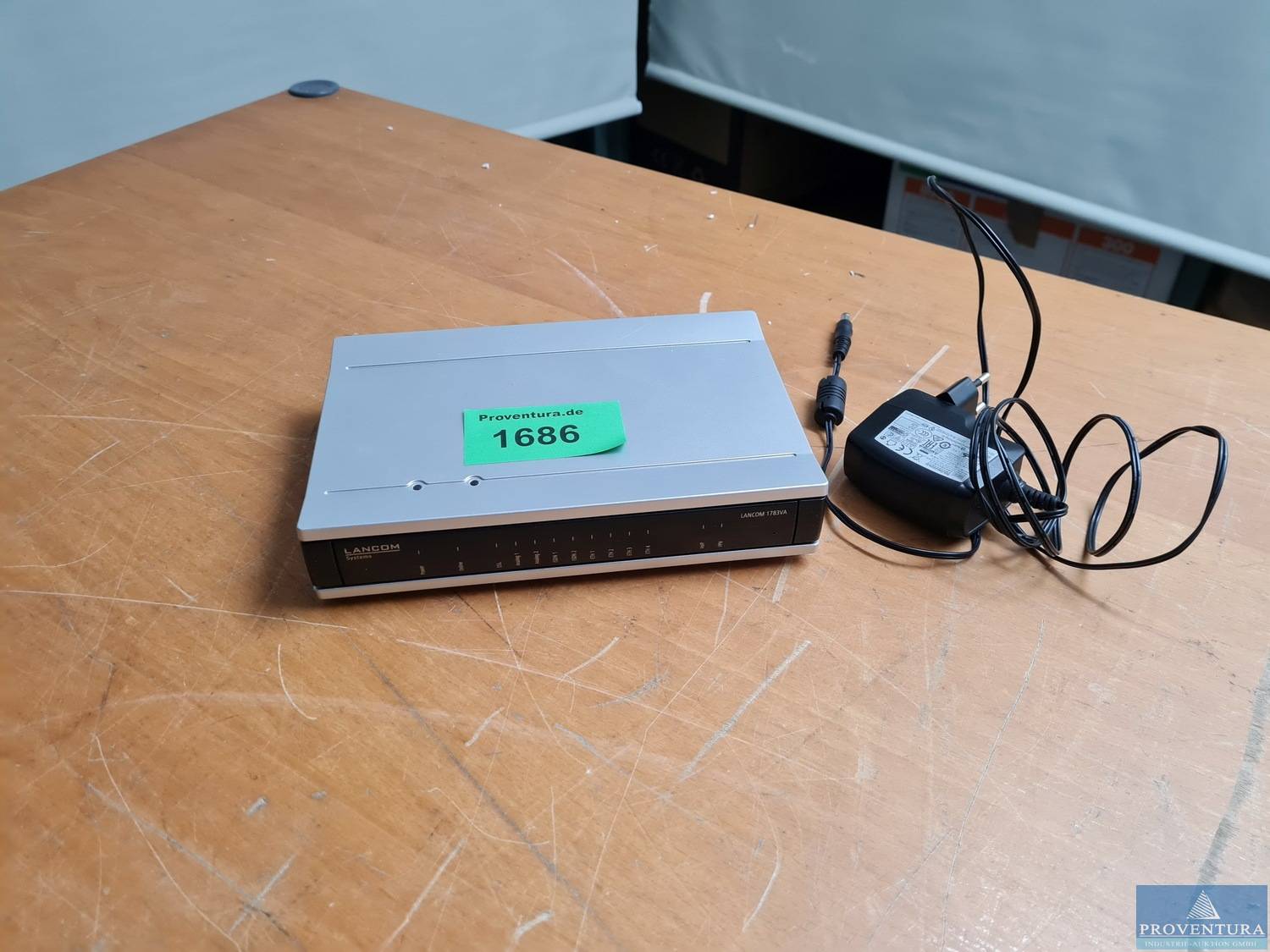 Versteigerung: Leasingrückläufer, 80 Positionen, EDV, Laptops, Alarmanlagen, Mehrwinkelspektralphotometer X-RITE TP5A-RMWF, Kuvertierer, Akku Trockensauger Kärcher BV 51,1x Kaffeevollautomat JURA GIGA X8C