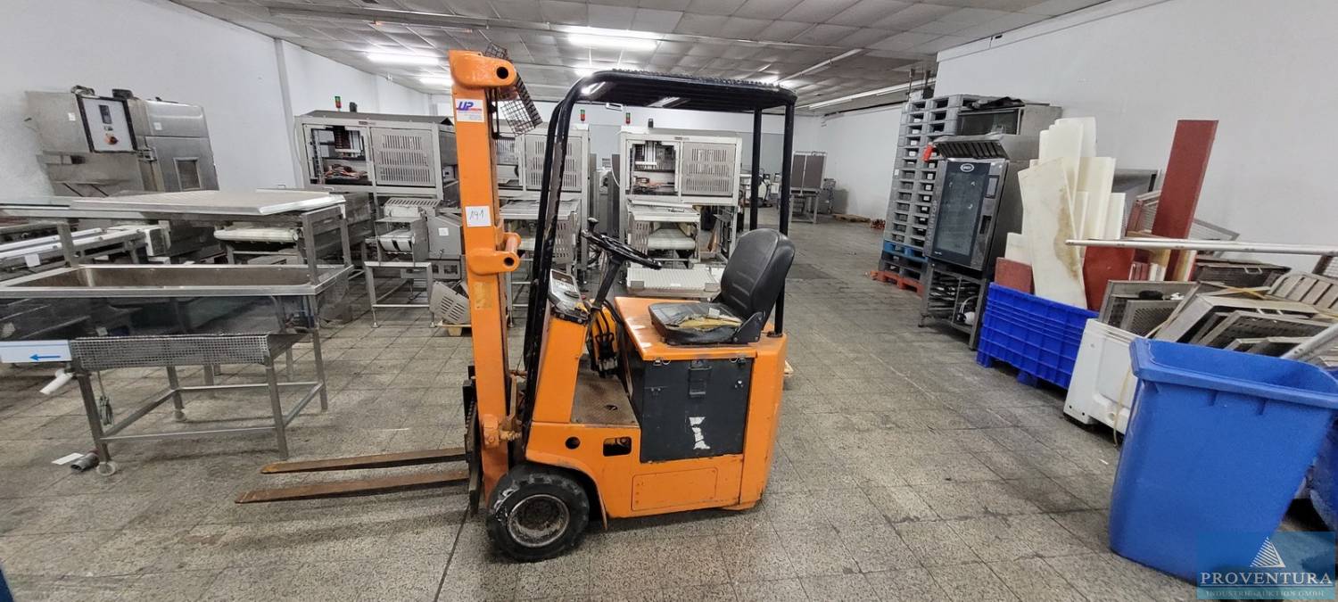 Versteigerung 238 Pos. Metzgereibedarf Automatenwolf GEA AutoGrind 200, Hochleistungskutter SEYDELMANN K90DC8, Verpackungsmaschinen, Metalldetektoren, Transportwagen, Formen, Edelstahl-Möbel, Gabelstapler, etc.