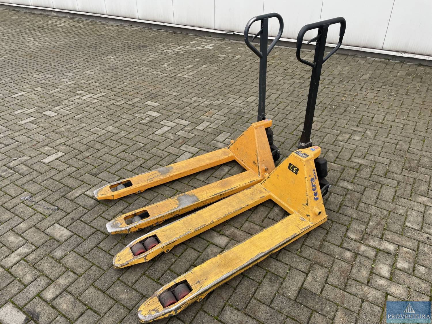 2x Gabelhubwagen 2.5 to FETRA + 2 to JUNGHEINRICH