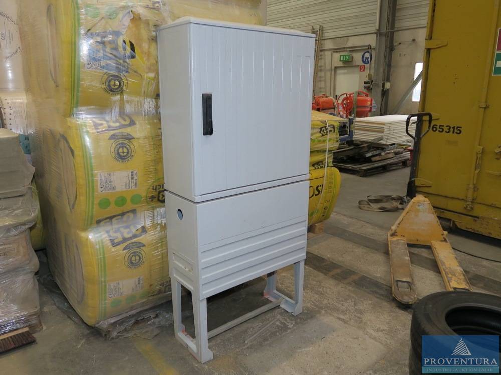 Bauversteigerung: 50 Positionen, 16 Baustromkästen, Druckerhöhungspumpe, Warmwasserhochdruckreiniger, Büromöbel