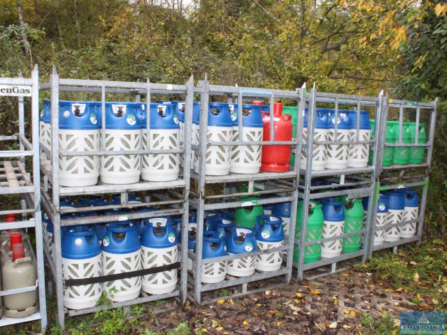 Insolvenzversteigerung 69 Pos. Vertrieb von LPG-Tankstellen, Flaschentauschsystemen, Eichstand mit Eichanlage, Flaschenfüllanlagen, Verkaufsautomaten, Ersatzteile, Gasflaschen, Hallenheizung, E-Transporter RUNHORSE J2 Bj. 2023, etc
