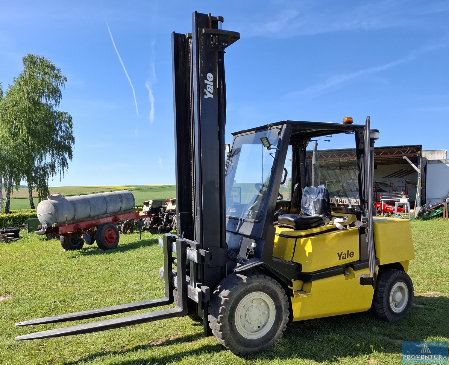 Versteigerung: Diesel-Gabelstapler YALE GDP45MF, Bj. 1998, Tragkraft 4.5 to., 16.800 Std., mit Seitenschieber und Zusatzsteuergerät, restaurierter Zustand
