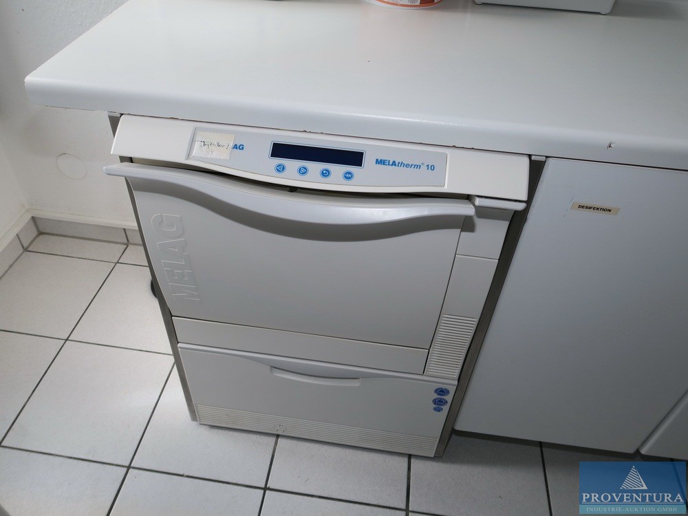 Liquidationsversteigerung wegen Neuanschaffung, 20 Pos. Inventar aus Zahnarztpraxis, 4 Behandlungseinheiten Kavo und Sirona, Thermodesinfektor, Panoramaröntgengerät, 2 Absaugungen Dürr, etc.,