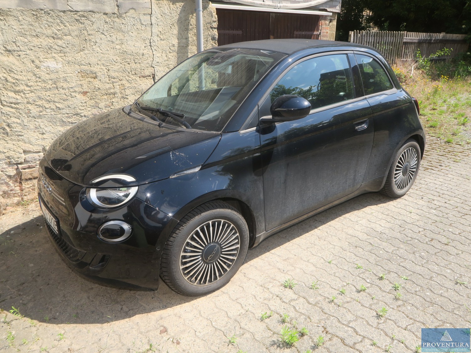 Aus Insolvenz: FIAT 500e, EZ. 2023, 3.300 km, Faltdach