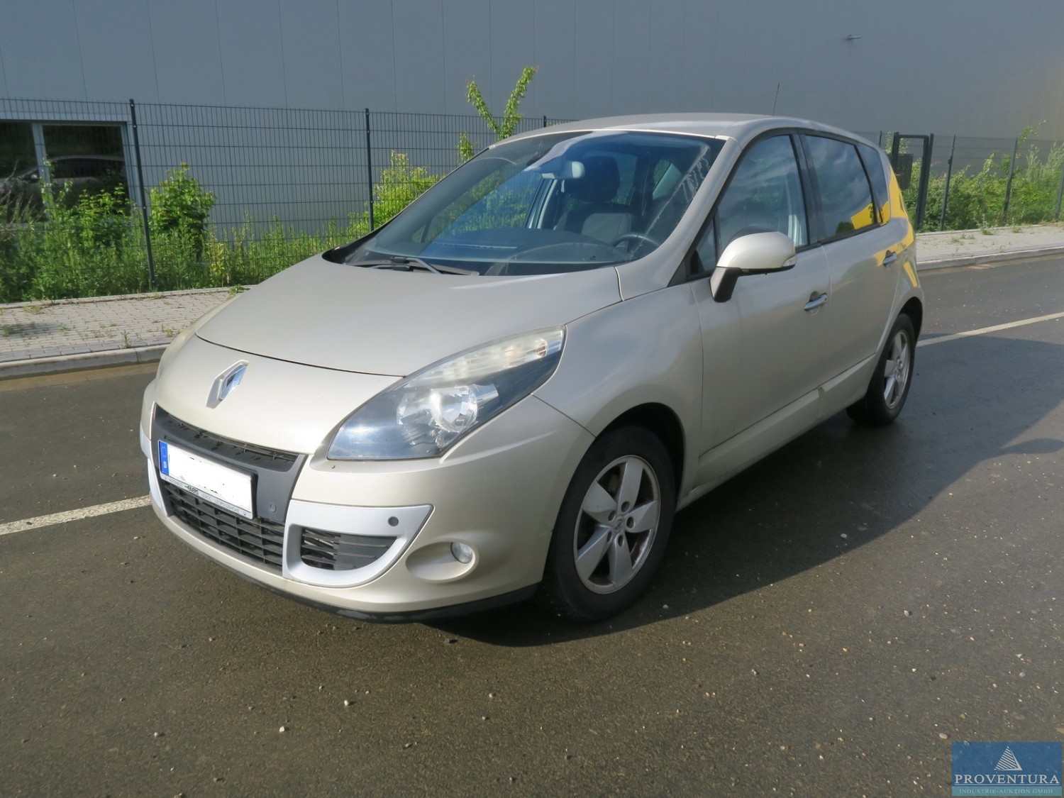 Aus Insolvenz: RENAULT Megane Scenic 1.5 dCi EZ 2009, 200.000 km, HU 1025