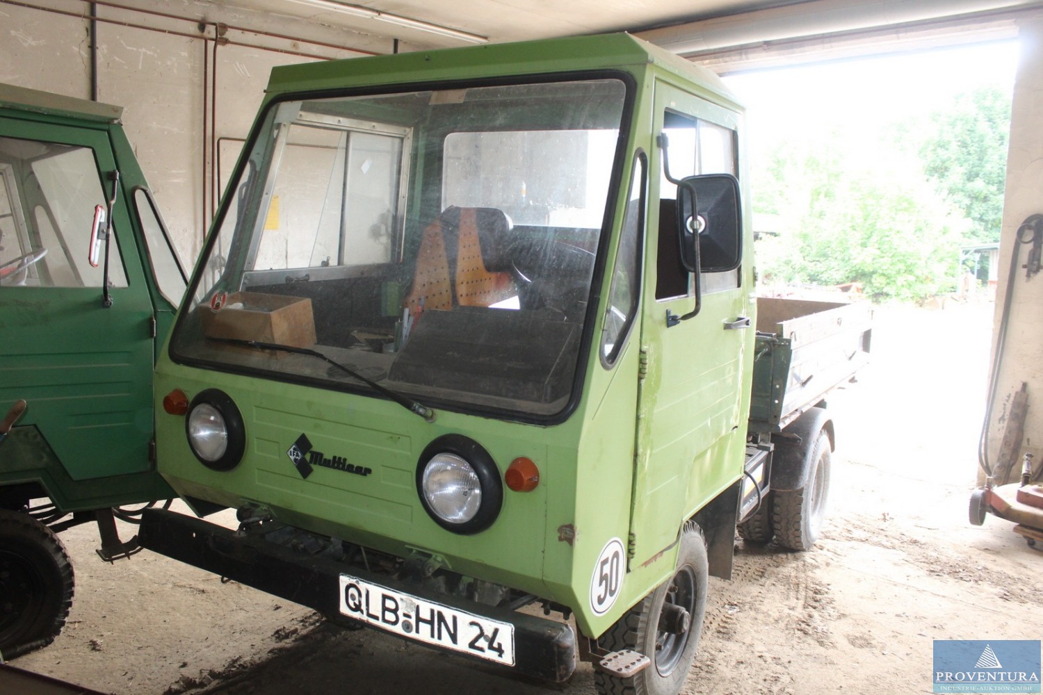 Insolvenzversteigerung 17 Pos. aus Saatgutherstellung u.a. MULTICAR M2512, Ackerschlepper ZETOR MTS570, BELARUS MTS82, FORTSCHRITT ZT323-A, 2x ZETOR 5211.1, Werkzeuge