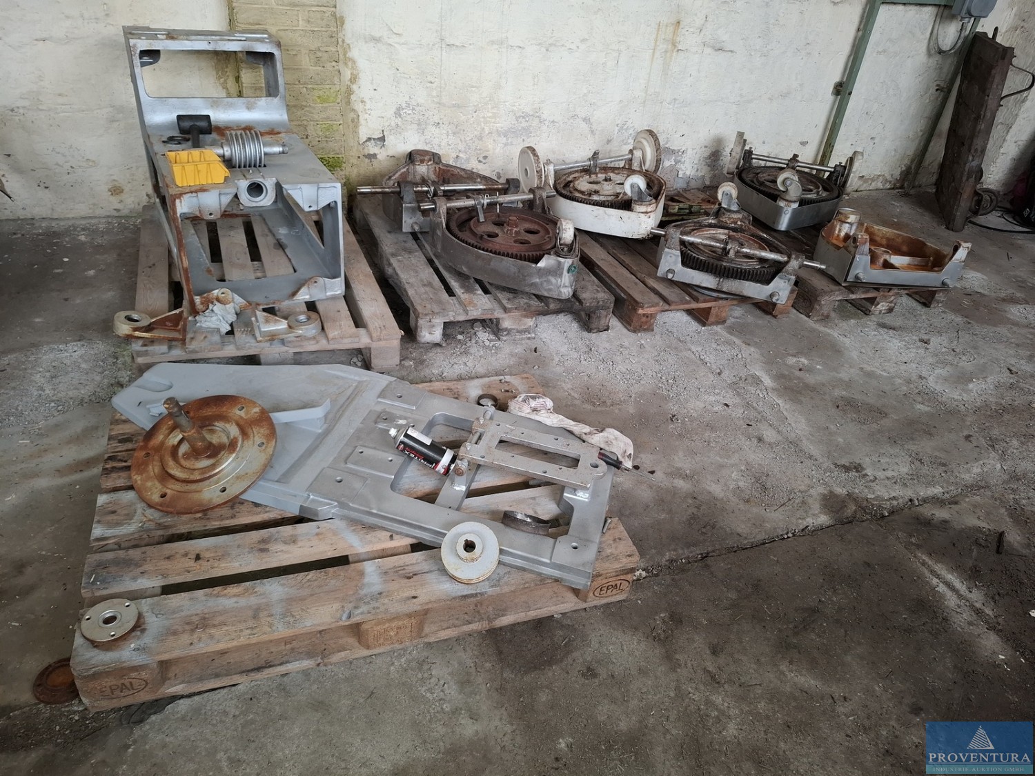 aus Insolvenz Einhebel-Knetmaschinen und -teile MBK für Bäckerei und Fleischerei zum Aufbereiten Tröge V2A, Drehteller, Getriebe etc EK 42.367,85 EUR netto