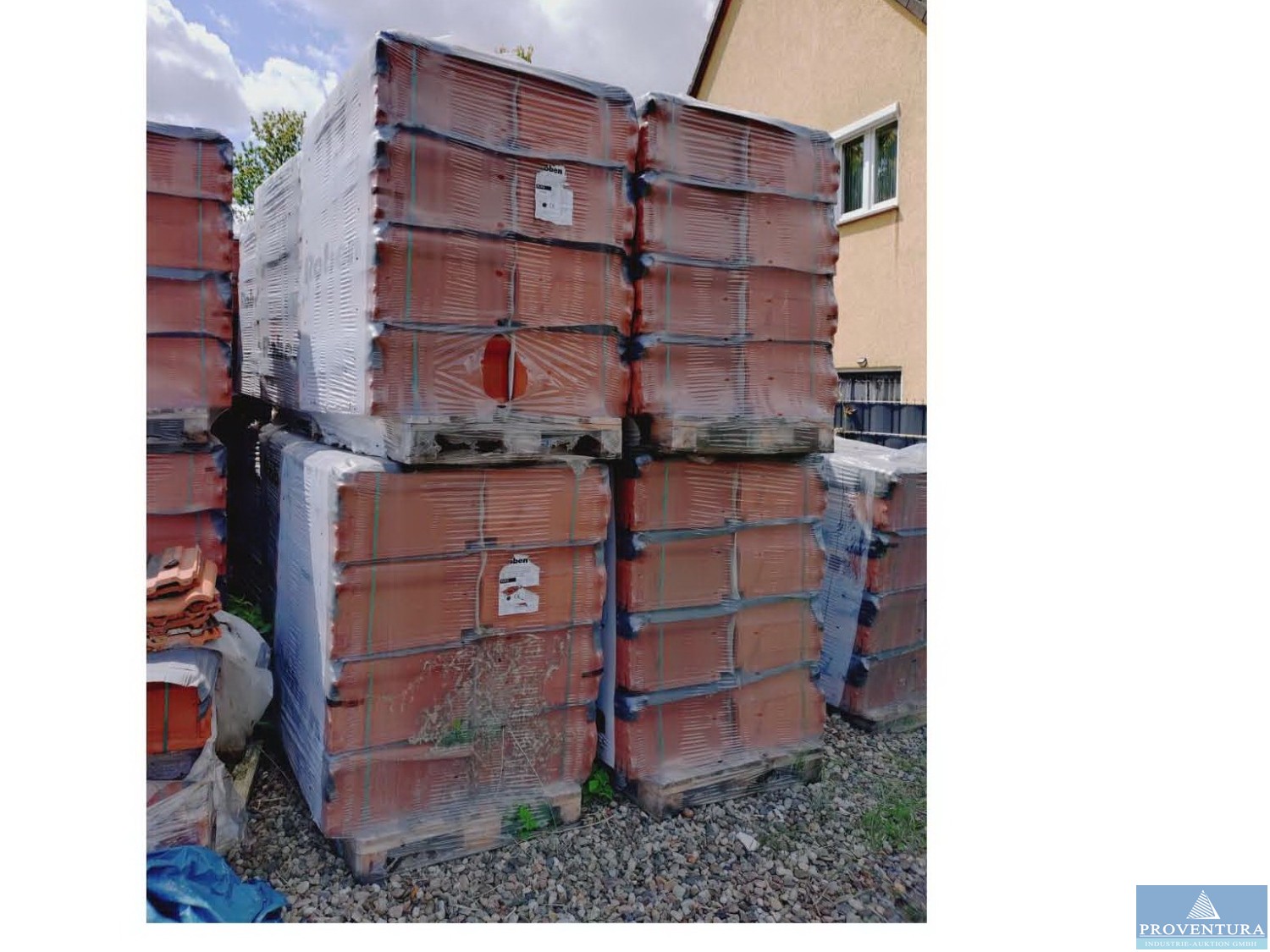 aus Insolvenz Flachdachziegel RÖBEN Piemont FL-P-2 Kupfer Rotbraun 46 Paletten je ca. 240 Stück verschweisst aus 2021