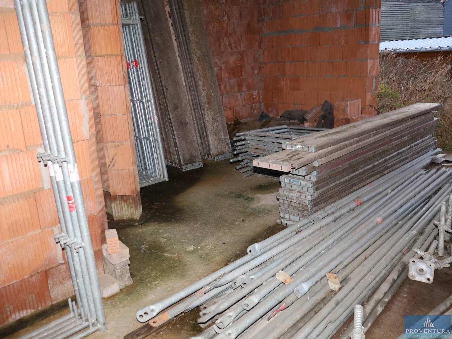 Versteigerung Baustellenräumung 150 qm Gerüst, Baustützen, Doka-Träger