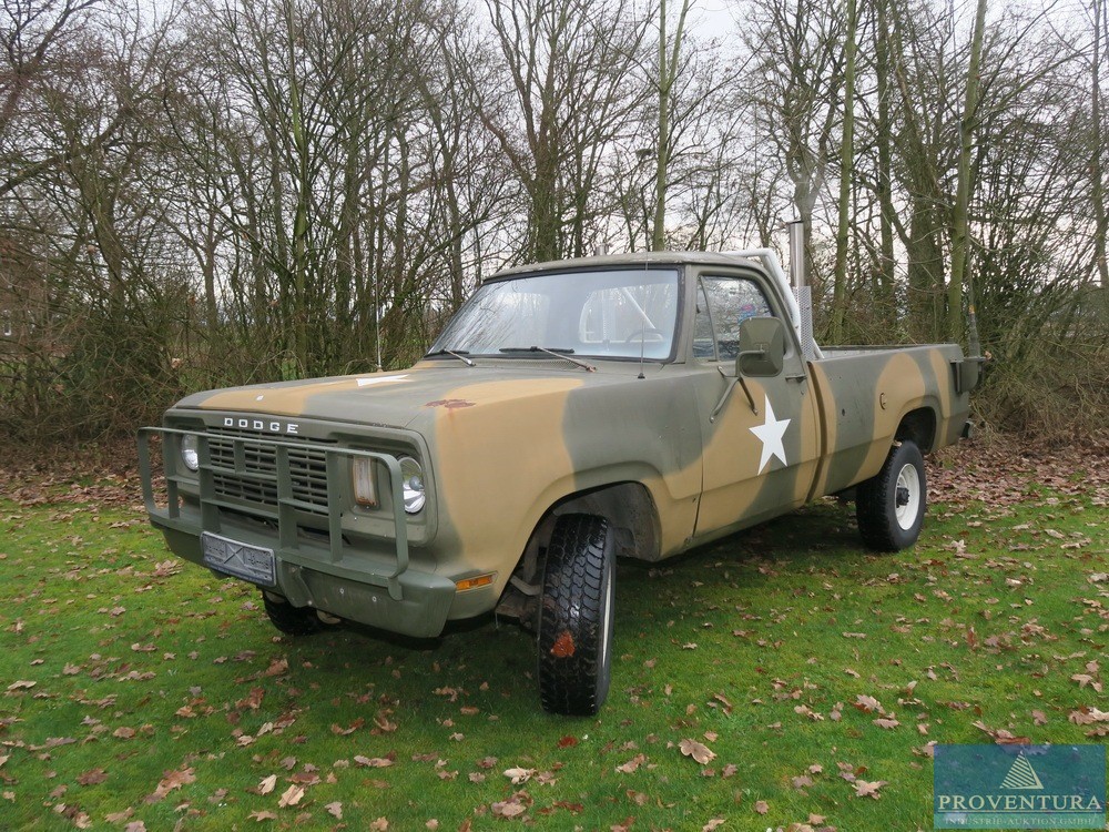 Versteigerung US-Classic-Car aus Sammlung: Dodge W200 4x4 US-Army Truck M-844, EZ 1977