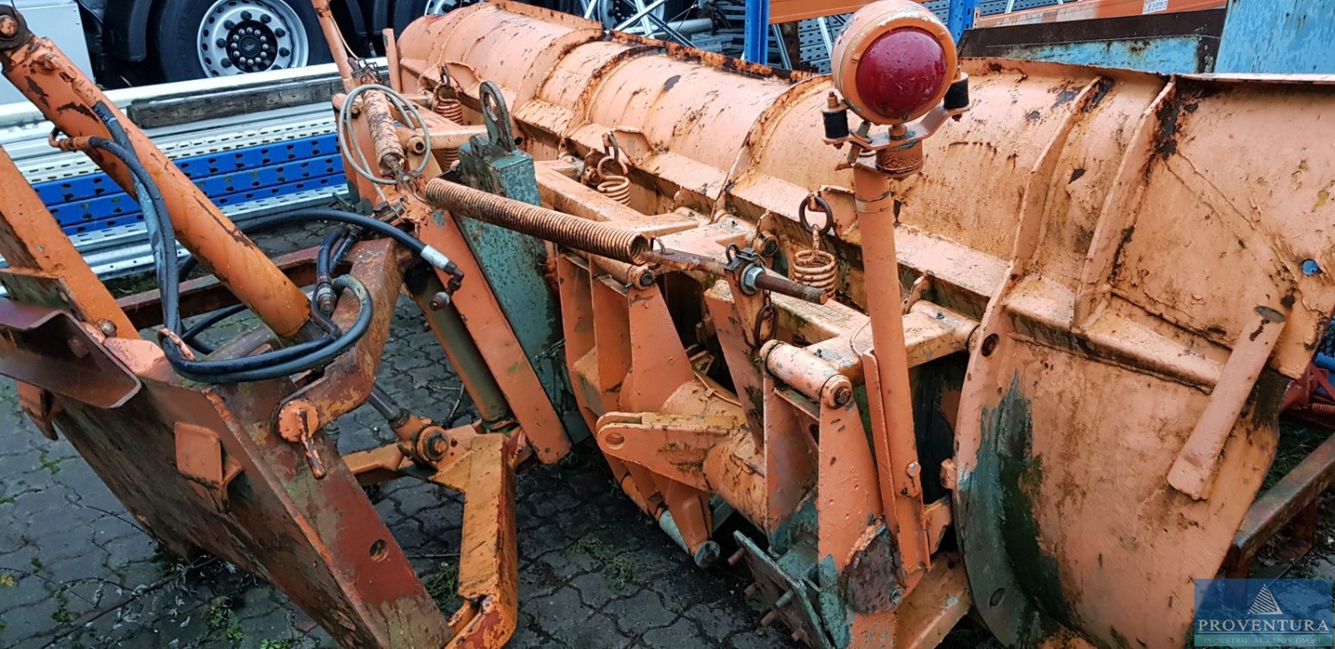 Versteigerung Schneeschild MF5