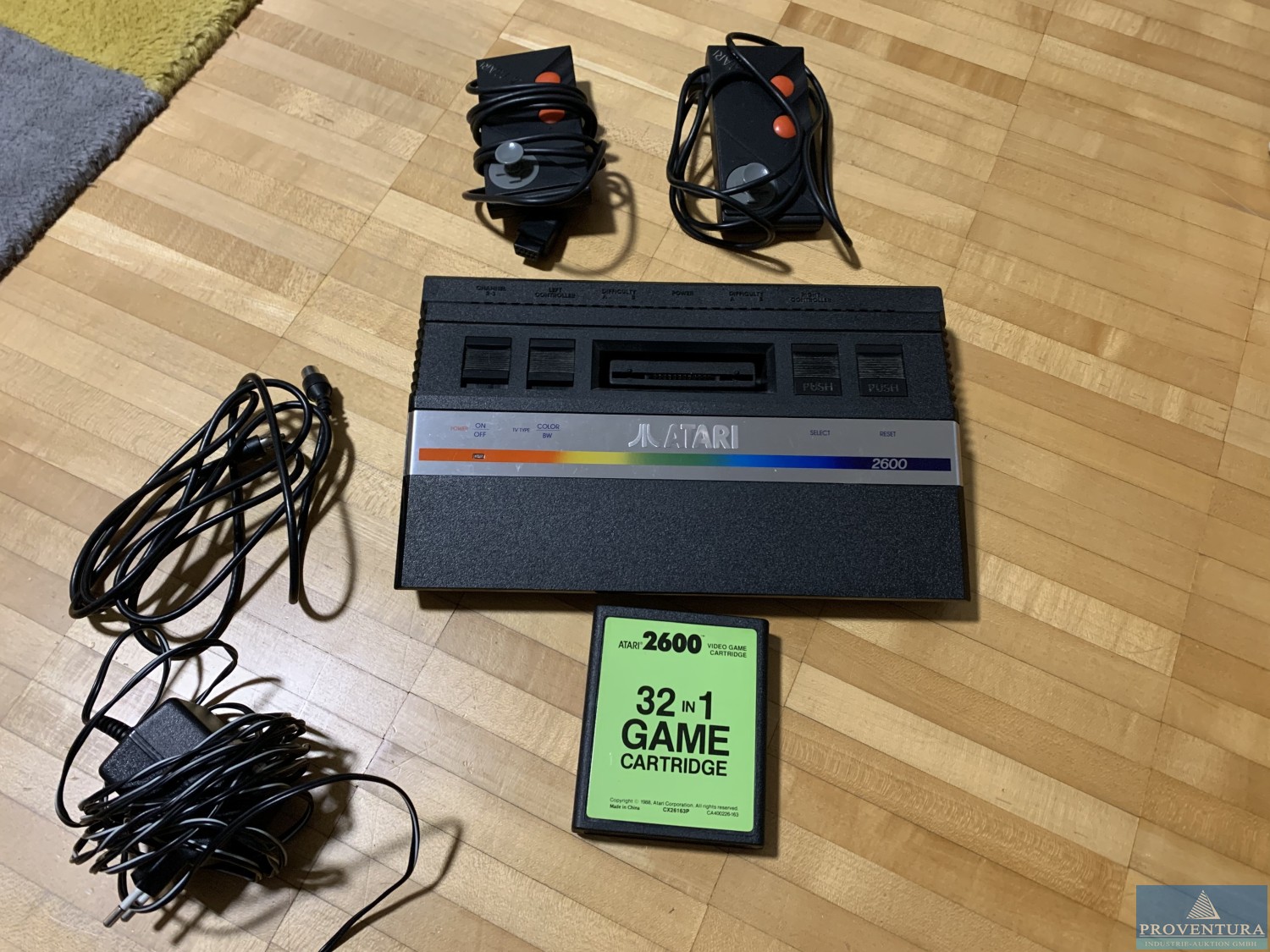 Versteigerung Rarität aus den 80er und 90er Jahren: ATARI 2600 Spielekonsole mit Originalverpackung