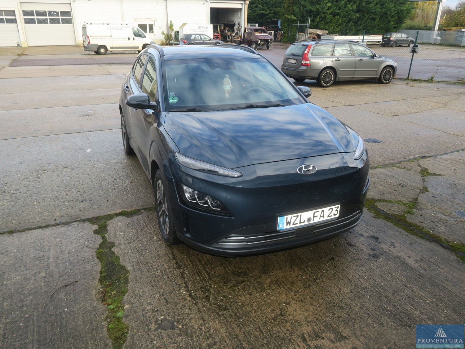 Insolvenzversteigerung Hausmeisterservice: 20 Pos., E-Fahrzeug HYUNDAI Kona, EZ. 2022, Nullwendekreismäher CUBCADET XZ5, Aufsitzkehrmaschine KÄRCHER KM 100100 R, Rasenmäher, etc.