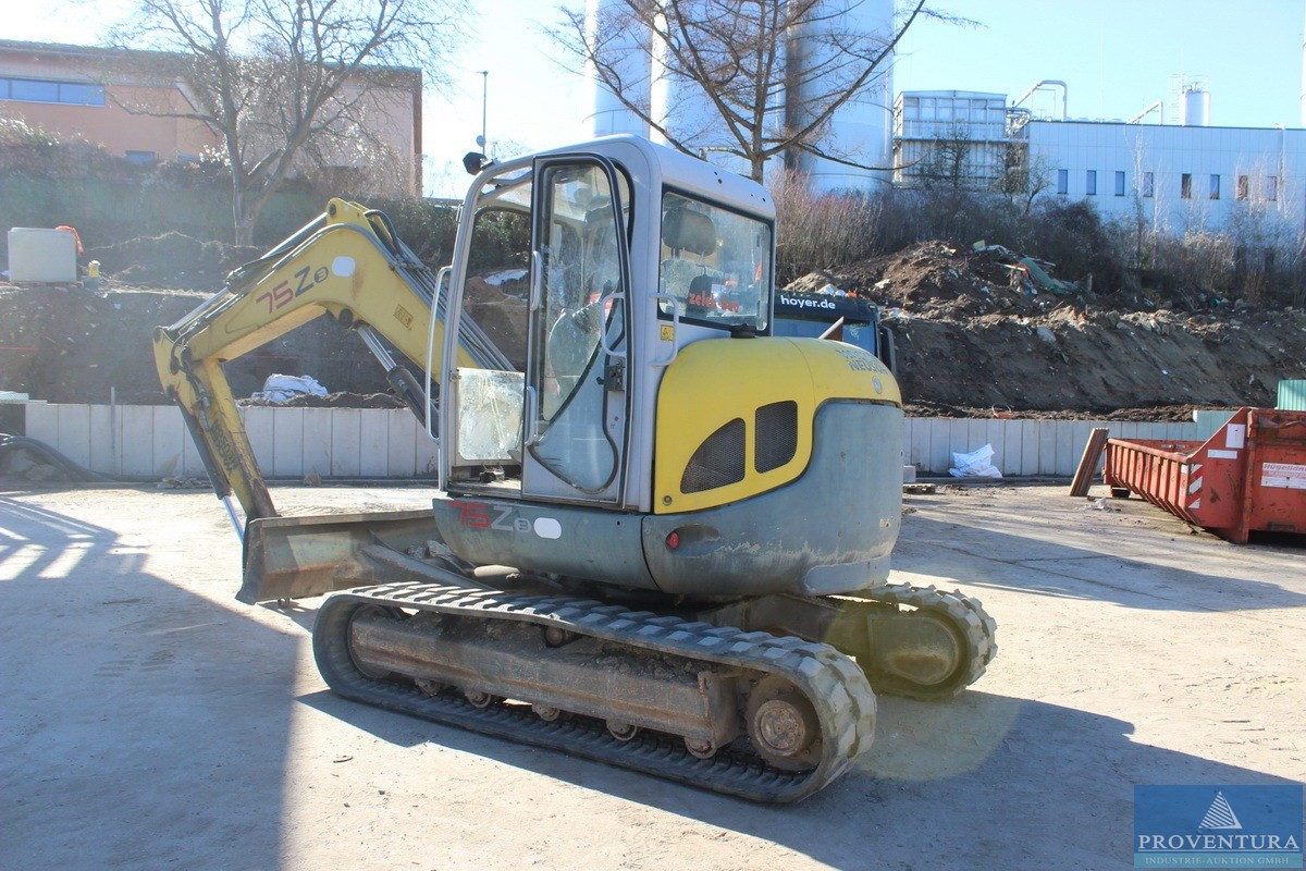 Insolvenzversteigerung: Mobilbagger WACKER NEUSON 7523 RD Bj. 2009, 4.700 Betr.-Std.