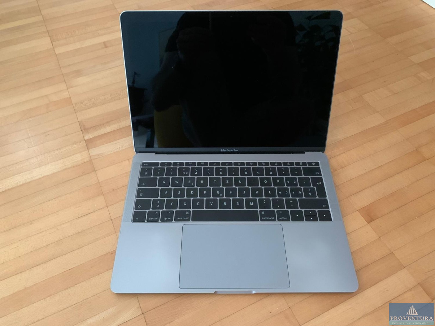 Versteigerung: Apple MacBook Pro 13.3 Zoll A1708 2017, iPad 8 Gen. 32 GB A2270 2021