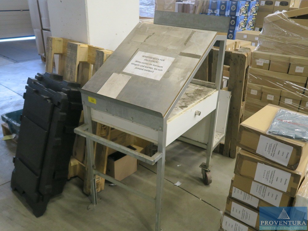 Nachverkauf: Versteigerung ehem. Online-Shop: 570 Positionen, 2.500 Europaletten, 600 Paletten Sonderpostenware, 700 Paletten Kartonagen, Lager- u. Logistiktechnik, etc.