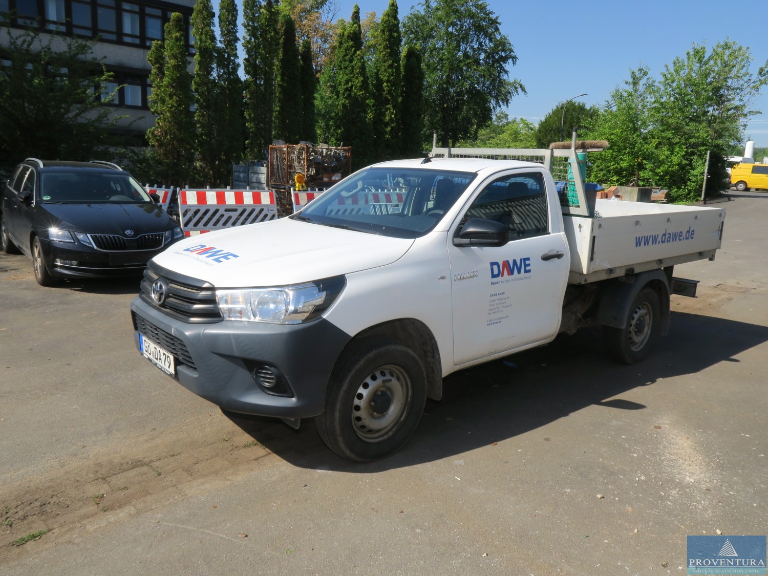 Versteigerung aus Baufirma: TOYOTA Hilux 2.4 l D-4D, EZ 2018, 99.000 km, Klimaanlage