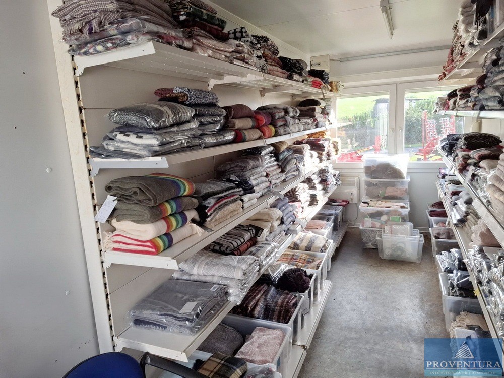 Versteigerung Sonderposten: Damen- Herren- u. Kinder Sommer- und Winterschals, Ponchos, Hüte, etc. rd. 4.400 Teile
