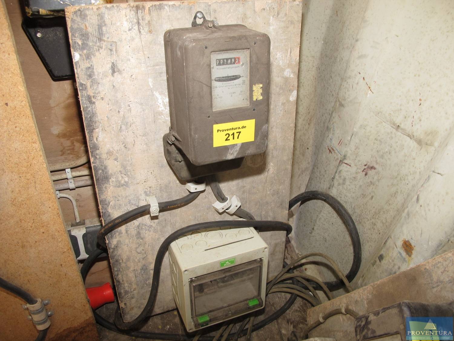 Stromzähler mit Sicherungskasten