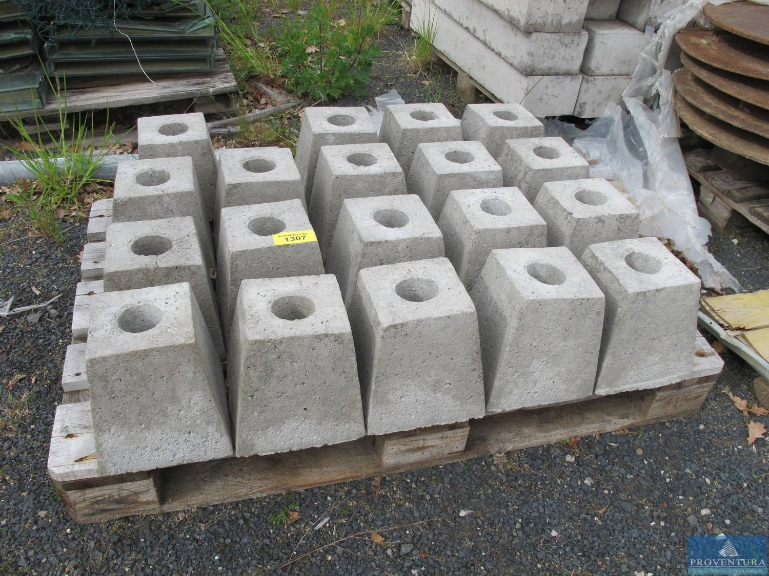 Betonsockel ca. 20x20x21 cm h
