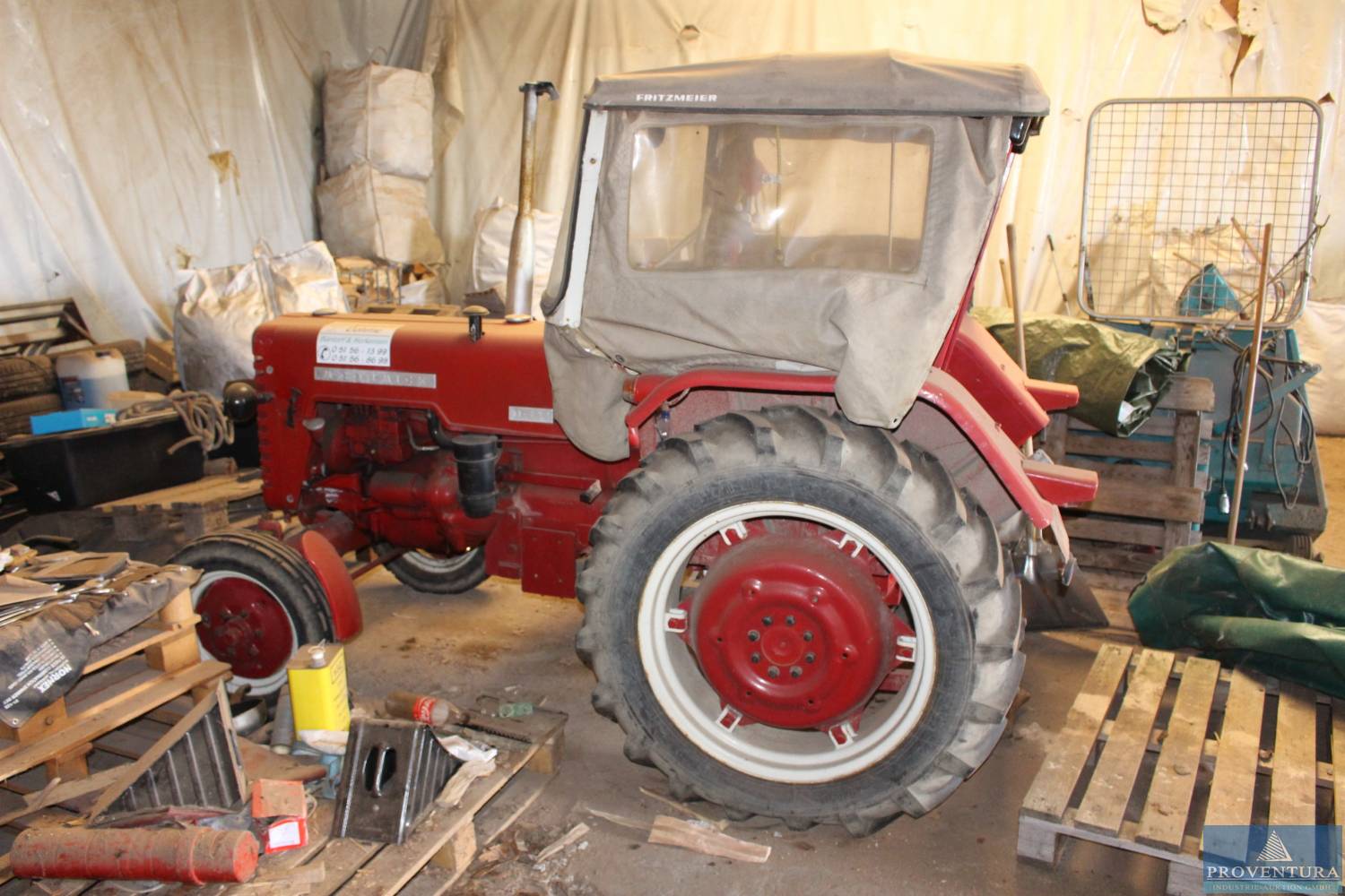Ackerschlepper IHC MC CORMICK D-322 EZ 1962, 3 Anhänger, Raum 31xxx Hameln
