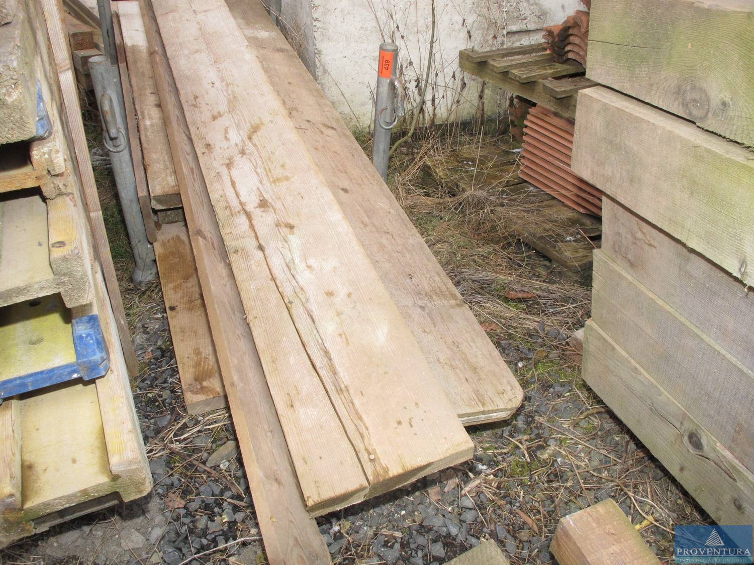 Holzbohlen u. Bretter bis ca. 350 cm