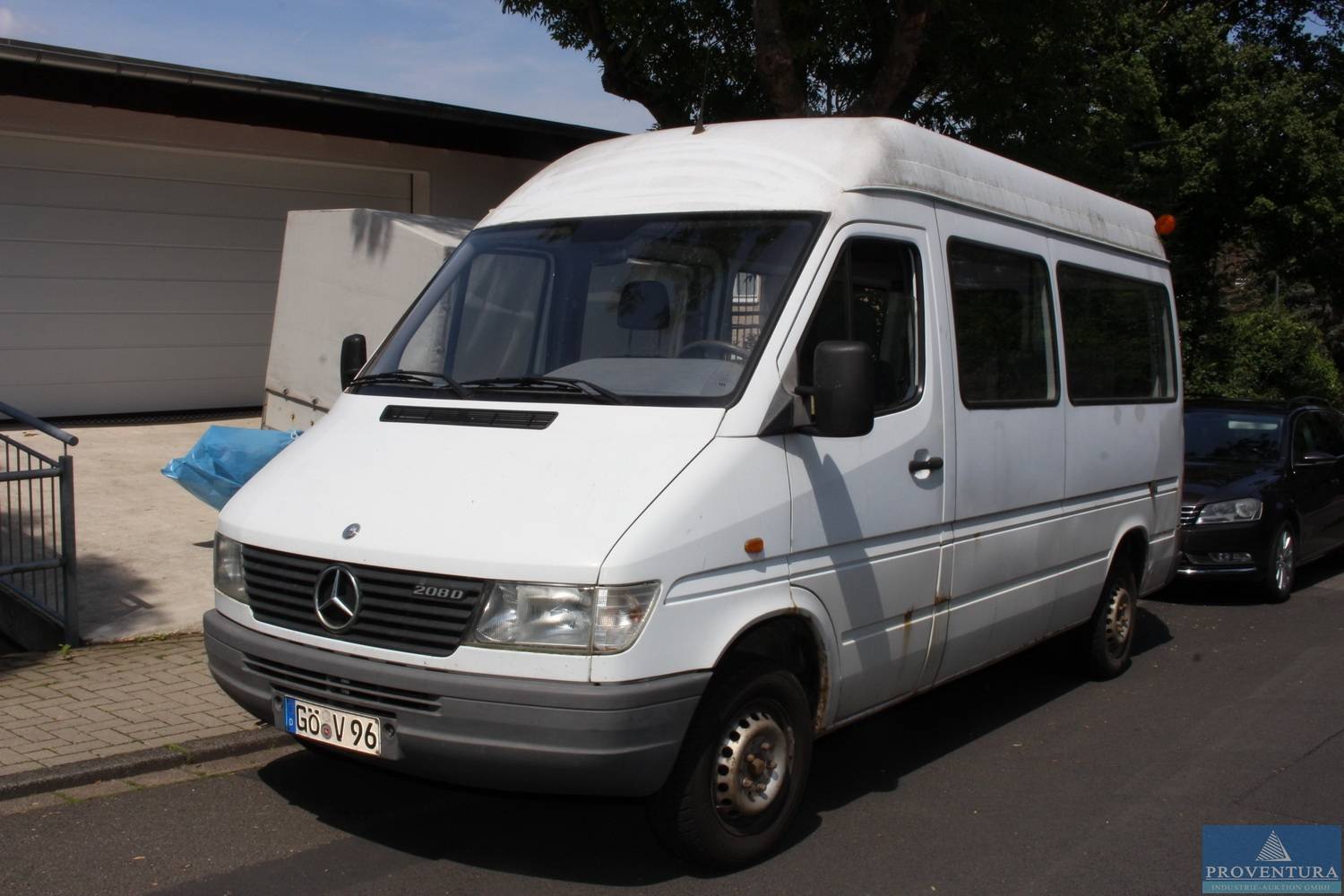 Pkw geschlossener Kasten MERCEDES-BENZ 208D Schwenklift, 37077 Göttingen