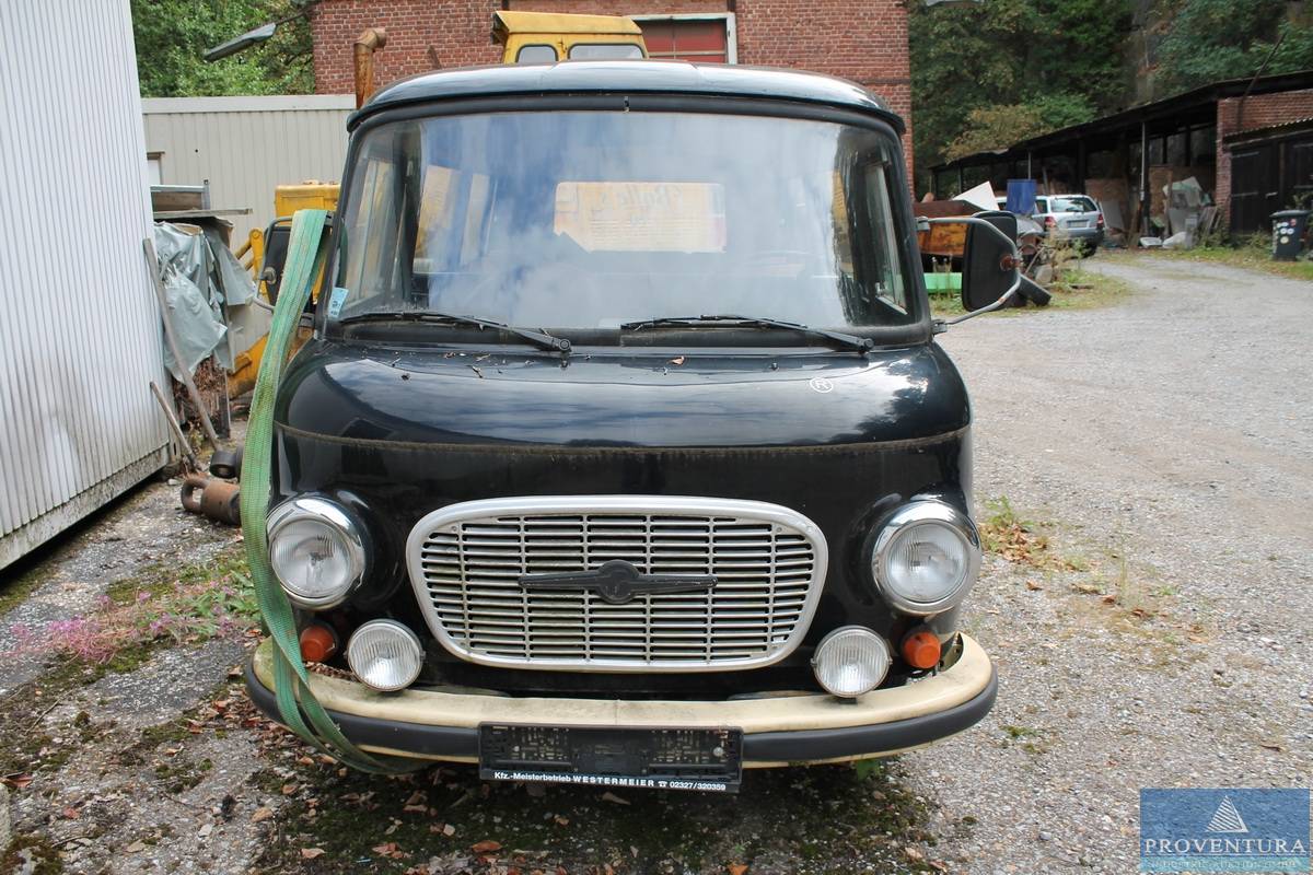 Kleintransporter (Oldtimer) BARKAS B1000, 45529 Hattingen u. Geländefahrzeug, 42551 Velbert