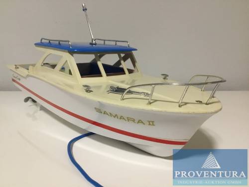 Versteigerung aus Sammlung: Seltenes funkgesteuertes Modellboot SCHUCO Samara II aus den 70er Jahren