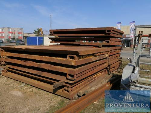 Versteigerung: 16 Schachtverbauplatten, gesamt 22.4 Tonnen Stahl