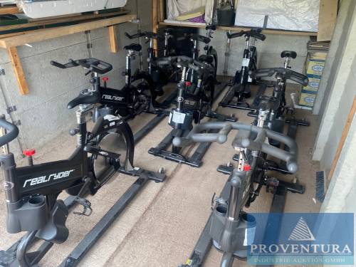 Versteigerung 16 Indoor-Cycles RealRyder ABF8, als Einzel- und Komplettposition - Startpreis 50,- Euro