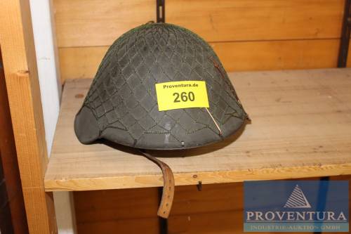 aus Nachlass Stahlhelm NVA M56, Feuerwehrhelm M34, Büromöbel, Schweissgerät, EDV-Bedarf, Paletten, Bierzeltgarnitur etc.