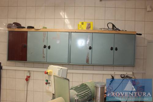 Werkzeug-Hängeschränke Metall 3-türig je ca. 120bx50hx23t cm