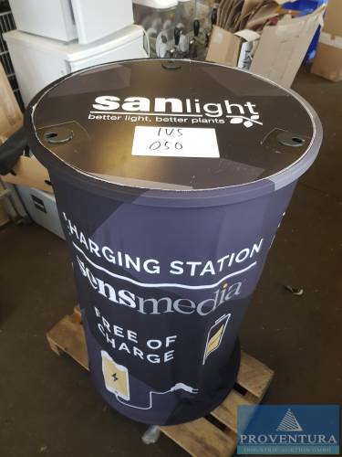 Messetheke rund CHARGING STATION