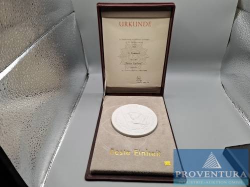 NVA Medal Best Unit Meissen Porcelain with Certificate 1987/1988
