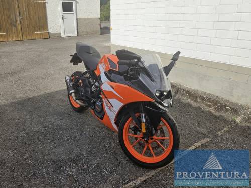 Motorcycle KTM RC 125 Duke, first registration 2020